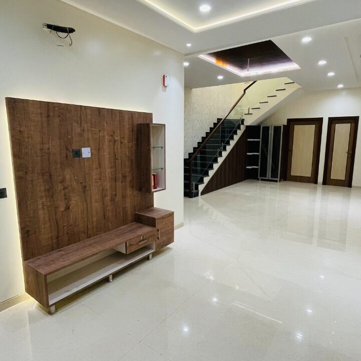 4BHK duplex@ Jagdamba nagar (2)