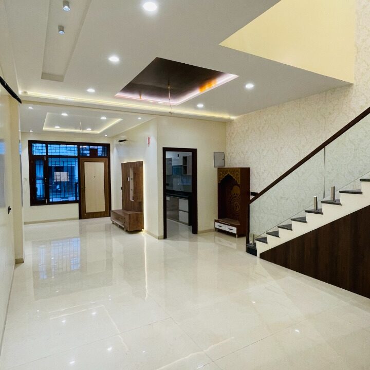 4BHK duplex@ Jagdamba nagar (7)