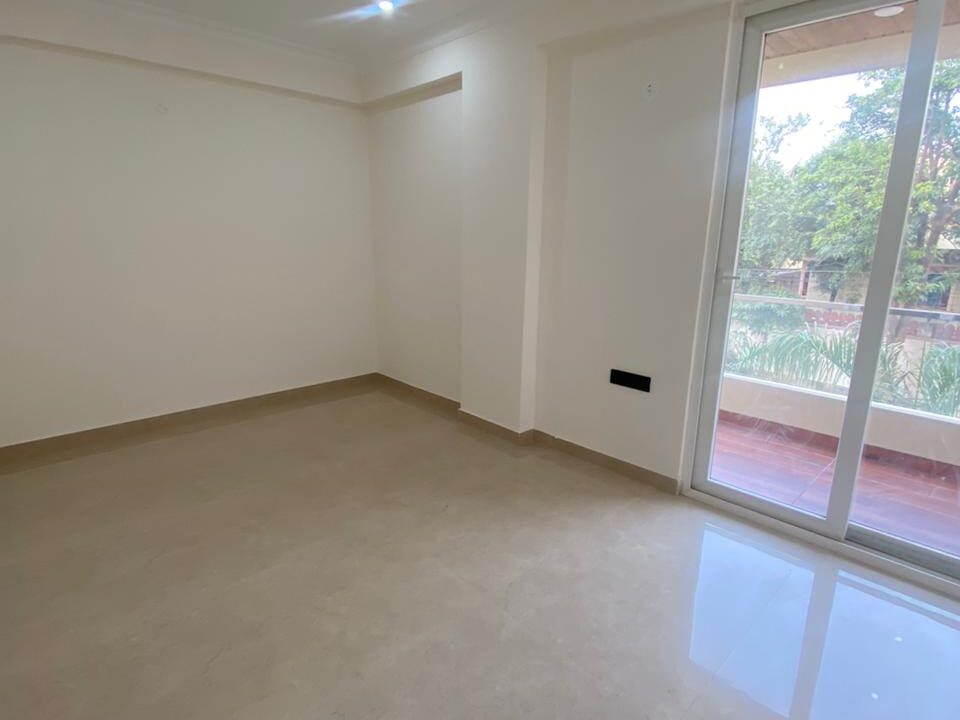 4 bhk flat 2000 Sqft (12)