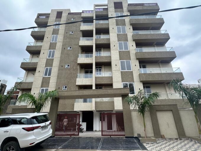 4 bhk flat 2000 Sqft