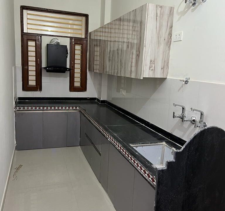 Dronpuri 4bhk (21)